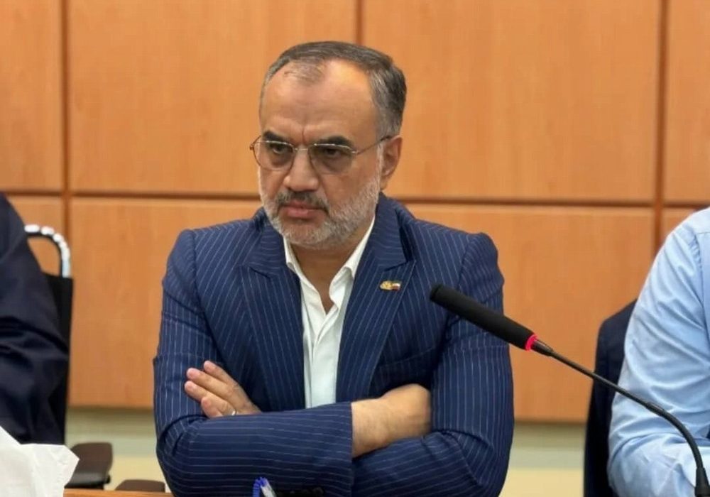 شهرداری مقابل دکهداران نیست/ راهحل در مسیر قانون است / ارائه لایحه تخفیف برای دکه داران